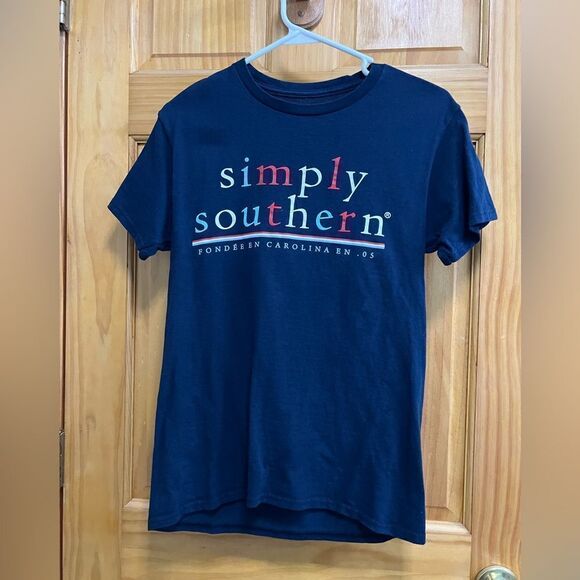 Women’s simply southern red white and moon size small t shirt - Picture 1 of 3